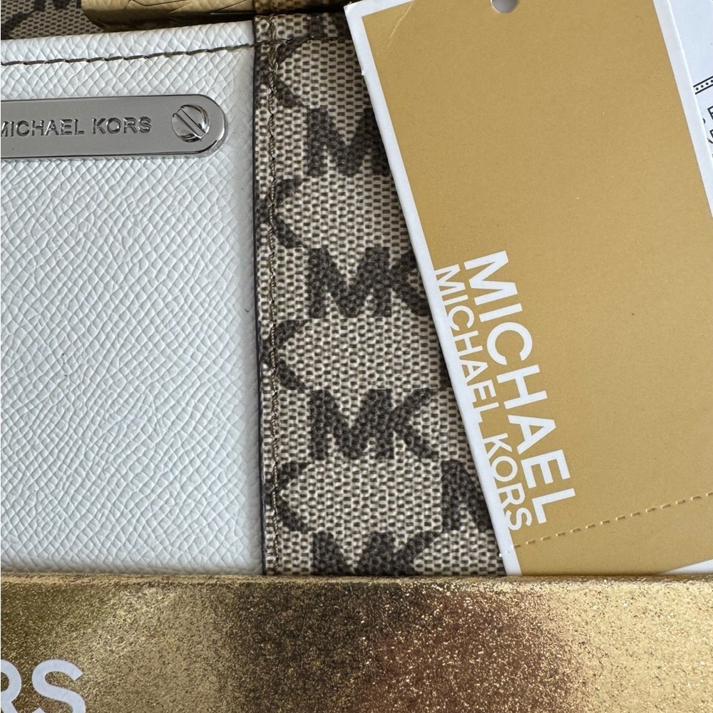BOGO 🔥🌞Michael Kors Adjustable Belt Bag - Picture 7 of 8